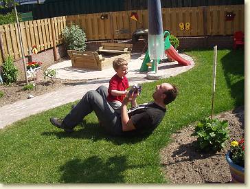 20070428-01 Stoeien met oom en waterpistolen